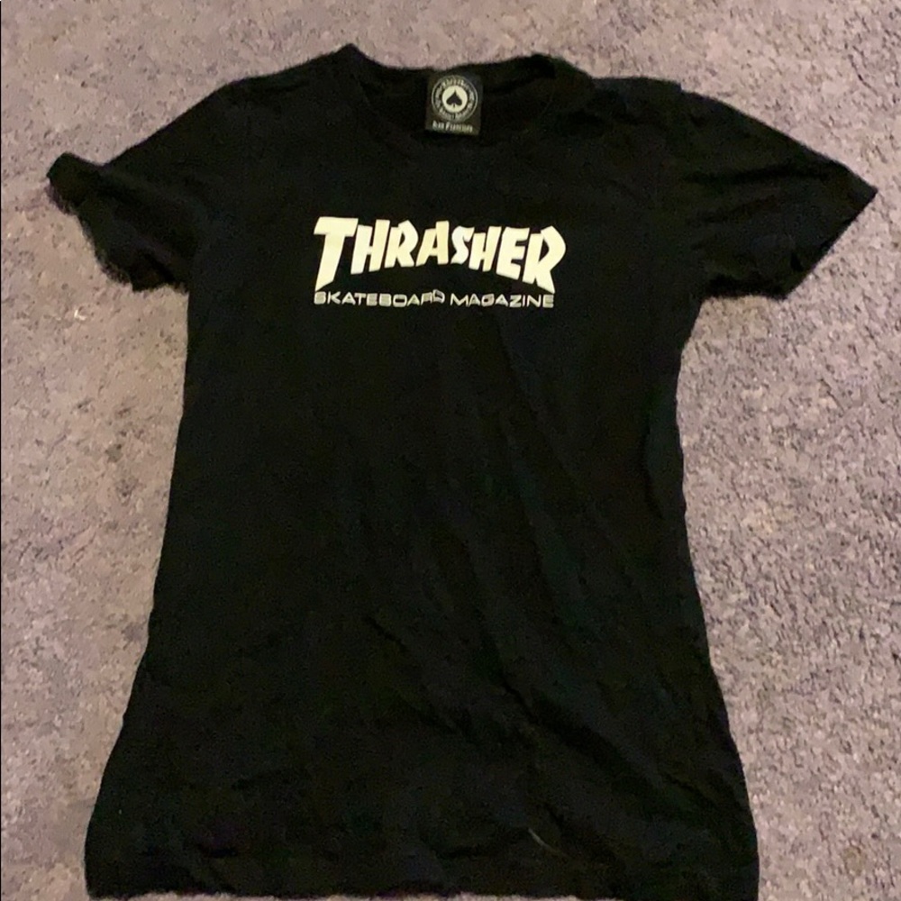 Women’s thrasher shirt size small